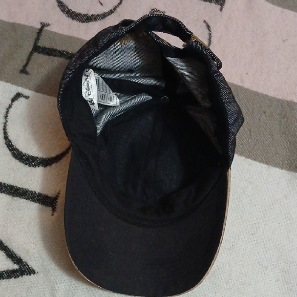 Mickey Mouse Cap with Black Mesh - Picture 5 of 8